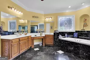 8225 7 Oaks Dr, Jonesboro, GA 30236 - Photo 18