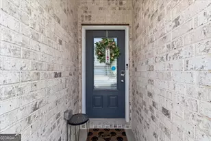 7503 Knoll Hollow Rd, Lithonia, GA 30058 - Photo 4