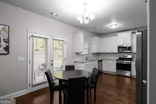 4142 Woodland Park Dr, Atlanta, GA 30331 - Photo 8