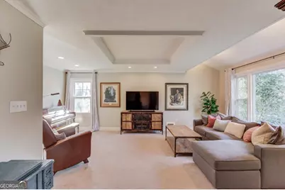 200 Spalding Circle NE, Sandy Springs, GA 30328 - Photo 8