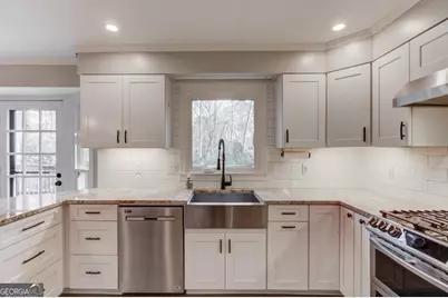 200 Spalding Circle NE, Sandy Springs, GA 30328 - Photo 18