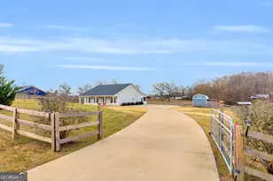 5177 Sandy Cross Rd, Carnesville, GA 30521 - Photo 4