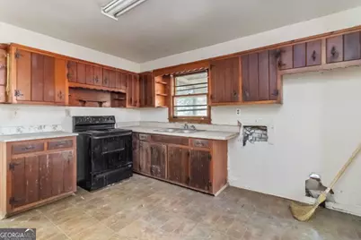 1162 Watts Road, Forest Park, GA 30297 - Photo 10