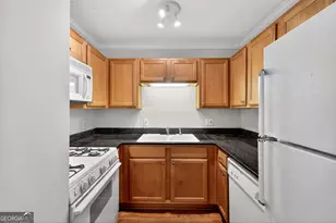 1990 Wellbourne Dr NE, Atlanta, GA 30324 - Photo 16