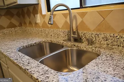 5128 Galbraith Circle, Stone Mountain, GA 30088 - Photo 12