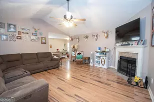 642 Pinewood Dr, Gay, GA 30218 - Photo 6