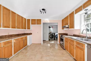 146 Commodore Dr NW, Milledgeville, GA 31061 - Photo 4