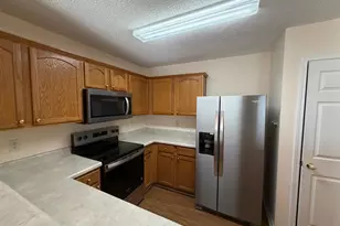 6296 Hickory Ln Cir, Union City, GA 30291 - Photo 8