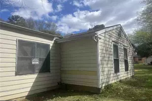 2608 Santa Barbara Dr NW, Atlanta, GA 30318 - Photo 4