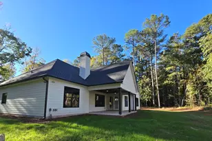 2043 Fischer Rd, Sharpsburg, GA 30277 - Photo 6