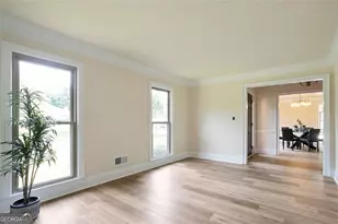 300 Saddle Creek Ln, Roswell, GA 30076 - Photo 10