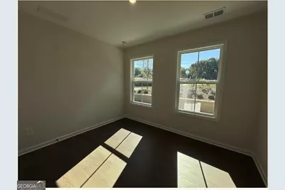 1393 Breezy Circle SE, Atlanta, GA 30315 - Photo 6