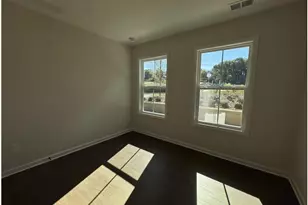 1393 Breezy Circle SE, Atlanta, GA 30315 - Photo 6