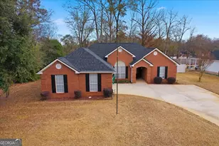 1124 Panola Cir, Warner Robins, GA 31088 - Photo 2