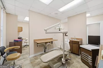 526 Academy Avenue, Dublin, GA 31021 - Photo 16