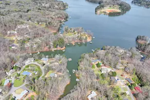 2817 Evergreen Pl, Gainesville, GA 30501 - Photo 2