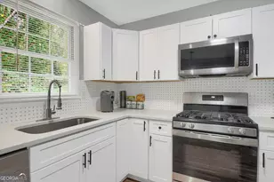 3992 Wrexham Dr, Snellville, GA 30039 - Photo 12