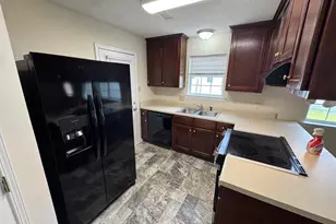 113 Georgetown Blvd, Warner Robins, GA 31088 - Photo 2