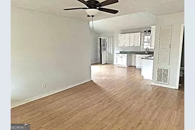 142 Hampton Street, Lula, GA 30554 - Photo 2