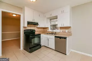 4033 Emerald N Cir, Decatur, GA 30035 - Photo 8