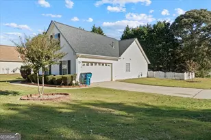 915 Harbins View Dr, Dacula, GA 30019 - Photo 4