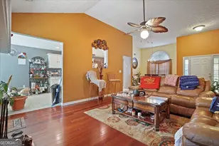 915 Harbins View Dr, Dacula, GA 30019 - Photo 10