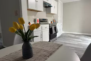 212 W Quilly St, Griffin, GA 30223 - Photo 4