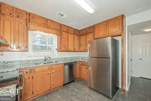 369 Hillridge Dr, Lawrenceville, GA 30046 - Photo 6