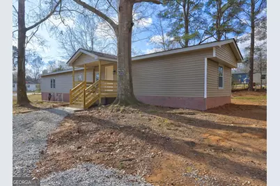 144 Skyland Drive E, Locust Grove, GA 30248 - Photo 2