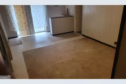 747 Dixon Road, Jonesboro, GA 30238 - Photo 14