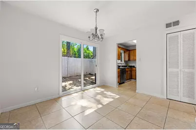 1820 Ashborough Road SE #APT B, Marietta, GA 30067 - Photo 8