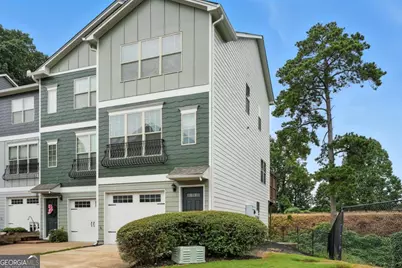 1689 Liberty Parkway NW, Atlanta, GA 30318 - Photo 2