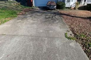 10581 Sourwood Ct, Jonesboro, GA 30238 - Photo 2