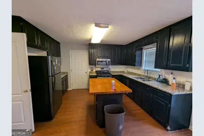 10581 Sourwood Court, Jonesboro, GA 30238 - Photo 4