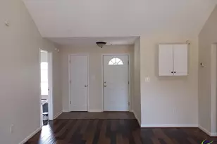 732 Gateway Dr, Bonaire, GA 31005 - Photo 2