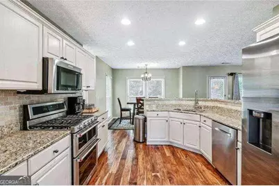 2152 Marne Glen NW, Kennesaw, GA 30152 - Photo 8