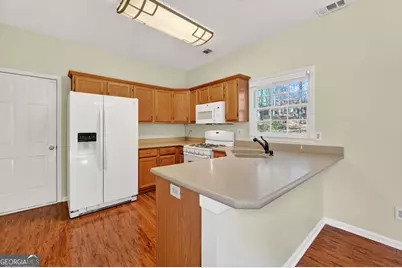 7038 Surrey Drive, Woodstock, GA 30189 - Photo 8