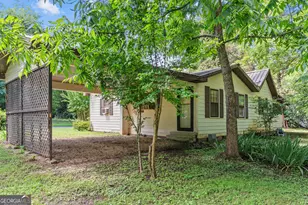 546 Fourth St, Madison, GA 30650 - Photo 6