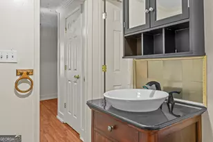 546 Fourth St, Madison, GA 30650 - Photo 18