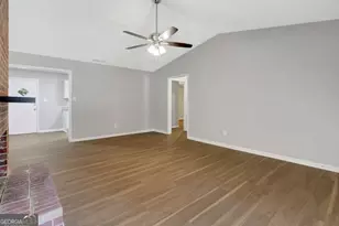 135 Belle Dr, Fayetteville, GA 30214 - Photo 6