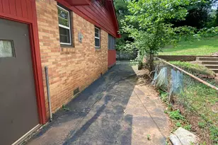 2464 Glenrock Dr, Decatur, GA 30032 - Photo 2