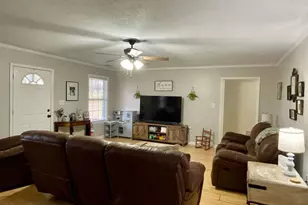 217 Live Oak Ln, Claxton, GA 30417 - Photo 2