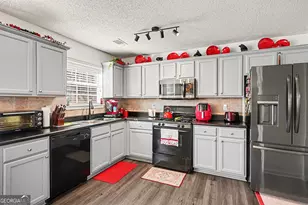 10733 James Dr, Jonesboro, GA 30238 - Photo 10