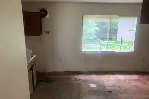 5885 Leone Dr W, Macon, GA 31206 - Photo 4