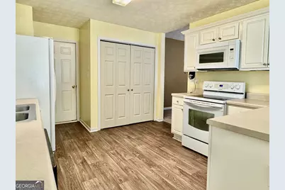 39 Canterbury Drive, Grantville, GA 30220 - Photo 8