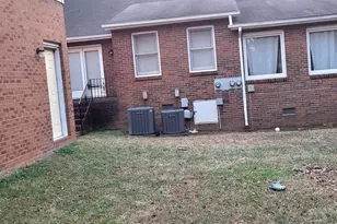 2822 SE Briar Hill Ln SE, Conyers, GA 30013 - Photo 4