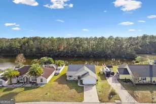 233 S Lake Forest Dr, Kingsland, GA 31548 - Photo 2