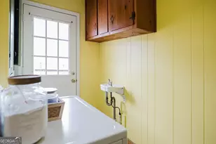 205 Matthews St, Barnesville, GA 30204 - Photo 14