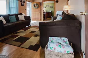 205 Matthews St, Barnesville, GA 30204 - Photo 6