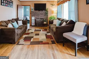 205 Matthews St, Barnesville, GA 30204 - Photo 2